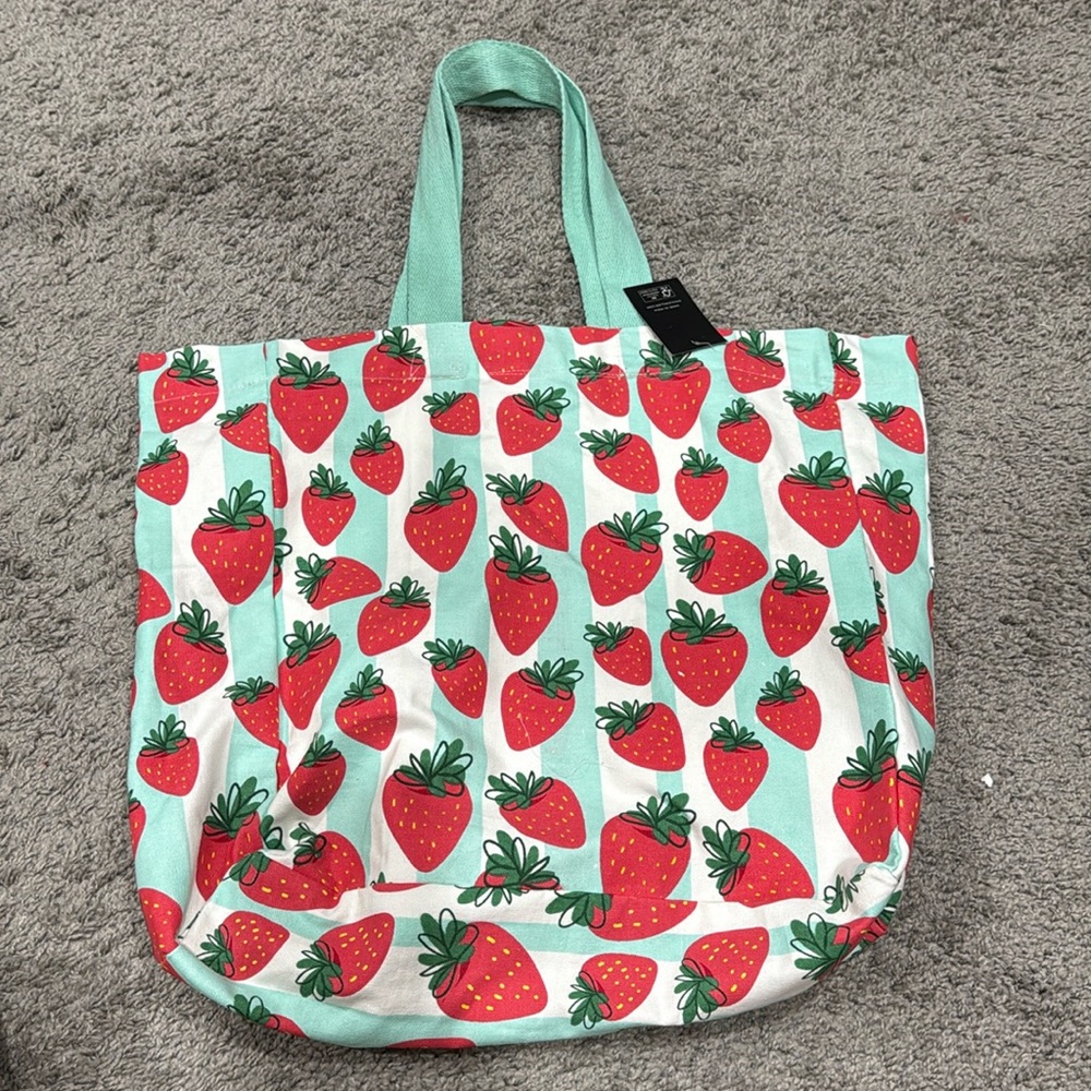 NWT Nicole Miller Strawberry Tote Bag Reusable